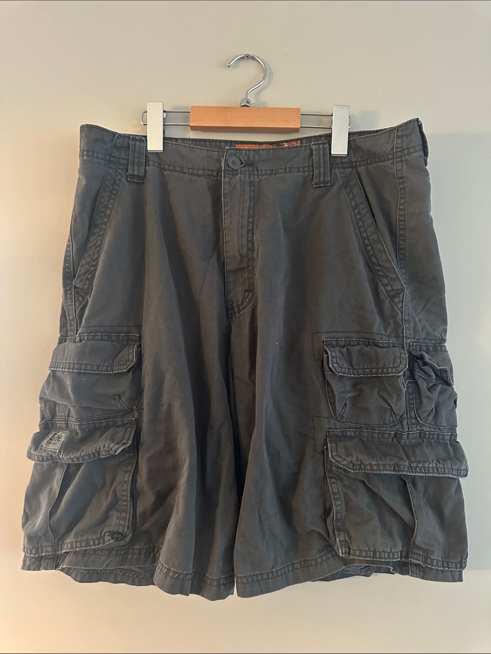 Lee Dungarees Men's Cargo Shorts in Charcoal Gray